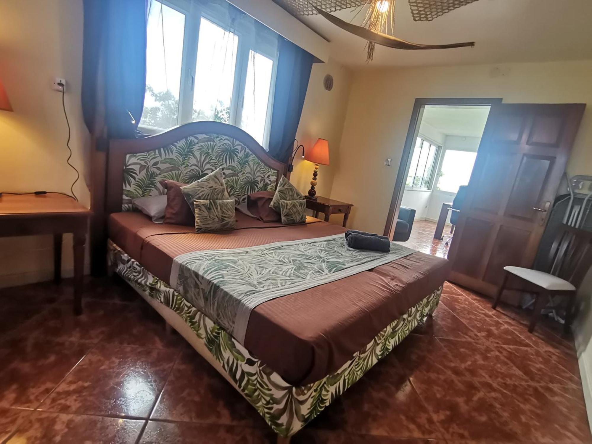 Modern Apartment/3Bedrooms/2Bathrooms/Rooftop/Jacuzzi Pointe aux Sable エクステリア 写真